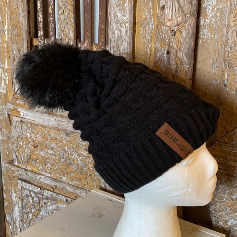 VIGRACE BLACK POM FLEECE LINED HAT ONE SIZE EUC